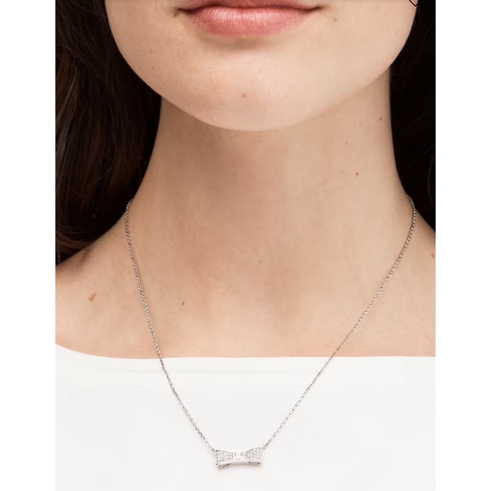 KATE SPADE • Silver Ready Set Bow Necklace - Picture 2 of 5